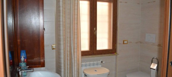 3 rooms Apartment in Pomezia, Italy No. 153965 20
