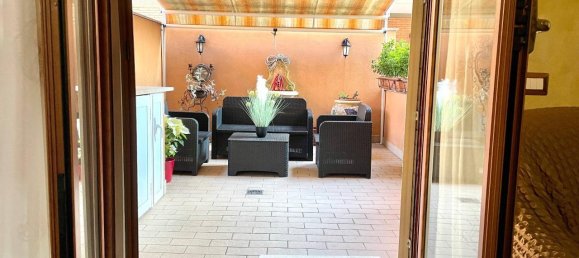 3 rooms Apartment in Pomezia, Italy No. 153965 10