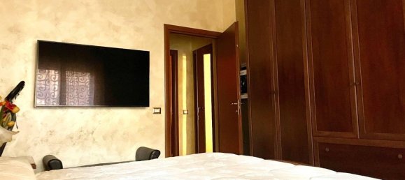 3 rooms Apartment in Pomezia, Italy No. 153965 15