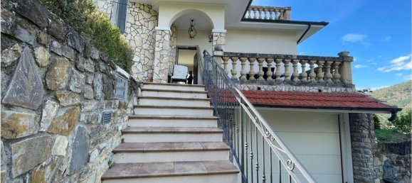 5 rooms Villa in Vallecrosia, Italy No. 199012 2