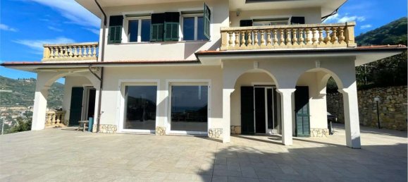 5 rooms Villa in Vallecrosia, Italy No. 199012 3
