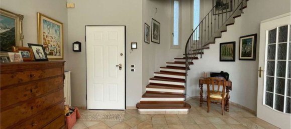 5 rooms Villa in Vallecrosia, Italy No. 199012 8