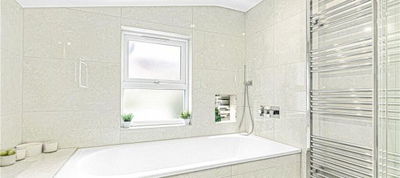 4 bedrooms House in London, United Kingdom No. 8704 32