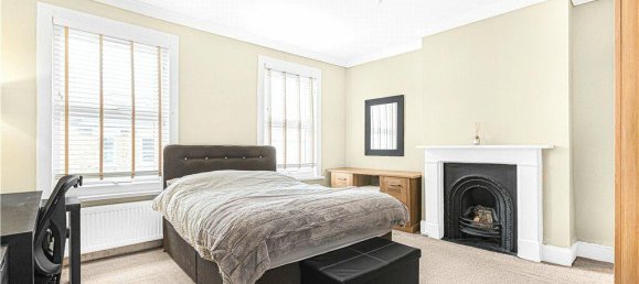 4 bedrooms House in London, United Kingdom No. 8704 50
