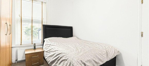 4 bedrooms House in London, United Kingdom No. 8704 26