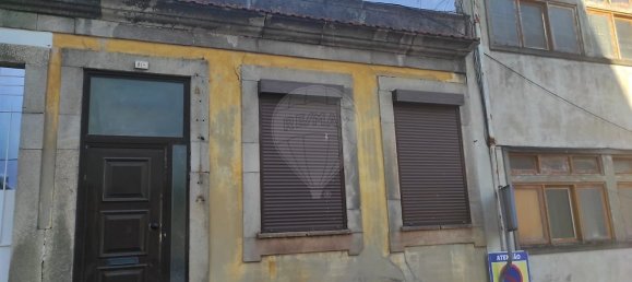 2014m² Building in Porto, Portugal No. 122730 6