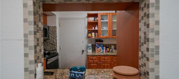 3 Schlafzimmer Gewerbliche Immobilien in Miami, USA, Nr. 615807 8