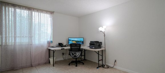3 Schlafzimmer Gewerbliche Immobilien in Miami, USA, Nr. 615807 3