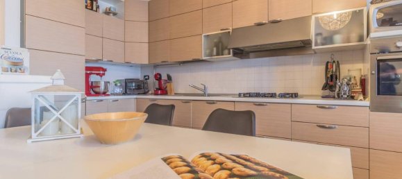 Квартира с 3 комнатами в Варенна, Италия № 152485 8