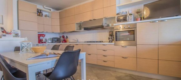 Квартира с 3 комнатами в Варенна, Италия № 152485 6