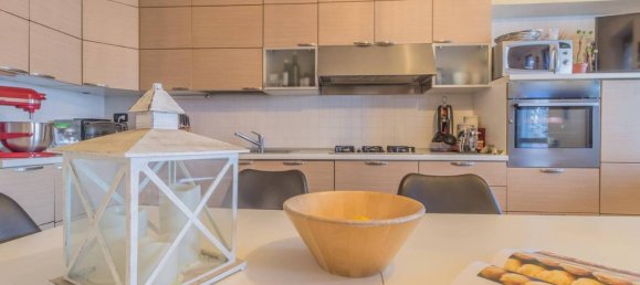 Квартира с 3 комнатами в Варенна, Италия № 152485 9