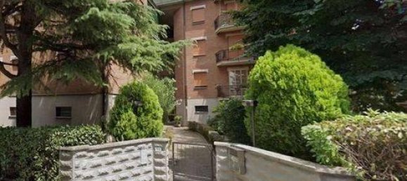 5 rooms Apartment in Modena, Italy No. 28373 25