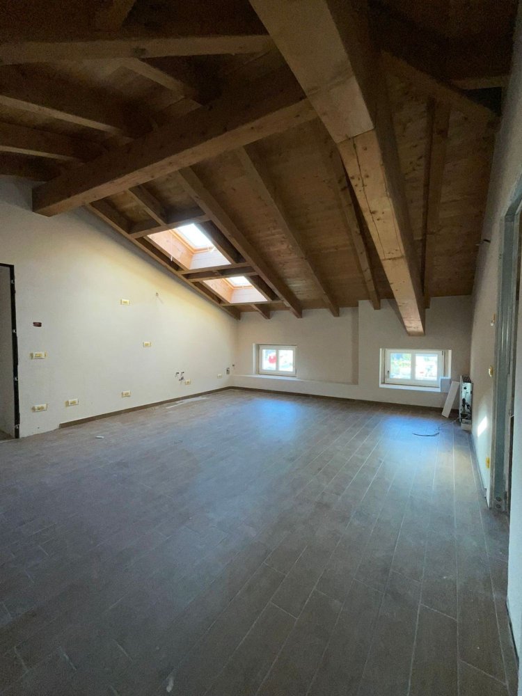 Apartamento T4 em Cannobio, Italy N.º 310706