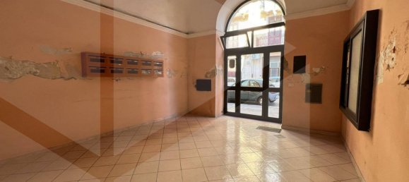 Imóvel comercial de 3 divisões em Bari, Italy N.º 34556 18