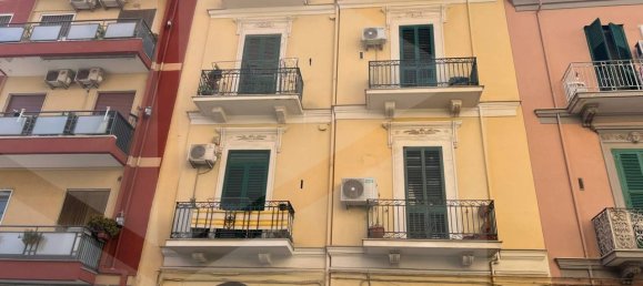 Imóvel comercial de 3 divisões em Bari, Italy N.º 34556 2