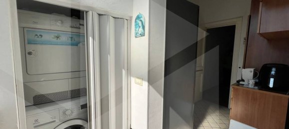 Imóvel comercial de 3 divisões em Bari, Italy N.º 34556 14