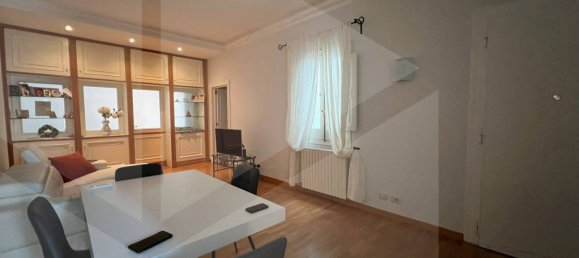 Imóvel comercial de 3 divisões em Bari, Italy N.º 34556 3