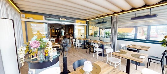 200m² Commercial property in Assisi, Italy No. 361840 25