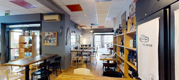 200m² Commercial property in Assisi, Italy No. 361840 17