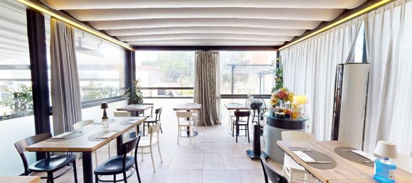 200m² Commercial property in Assisi, Italy No. 361840 23