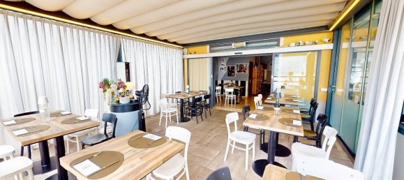 200m² Commercial property in Assisi, Italy No. 361840 26