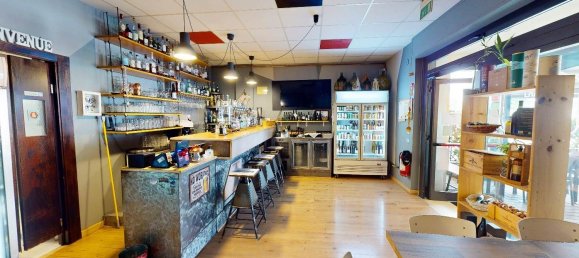 200m² Commercial property in Assisi, Italy No. 361840 10