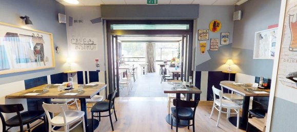 200m² Commercial property in Assisi, Italy No. 361840 19