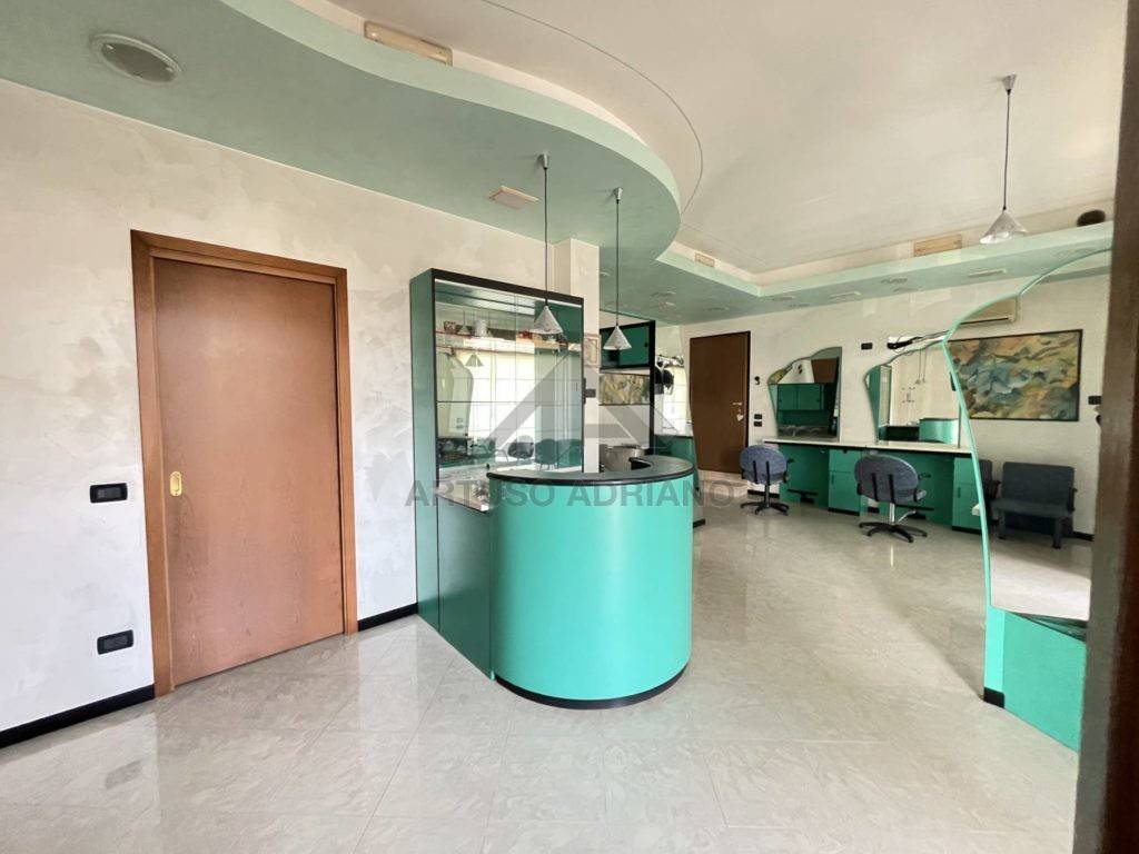 1 room Commercial property in Loria, Italy No. 175534