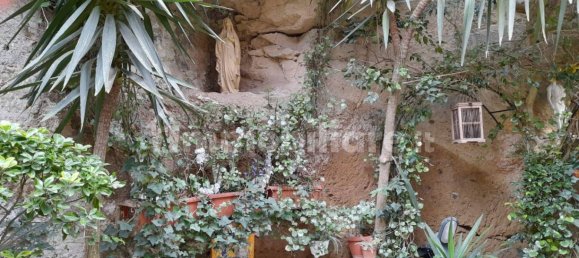 4 bedrooms House in Naples, Italy No. 98077 25