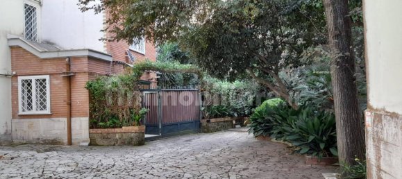 4 bedrooms House in Naples, Italy No. 98077 19