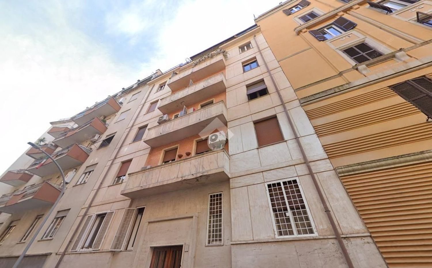 3 rooms Apartment in Rome, Italy No. 8795