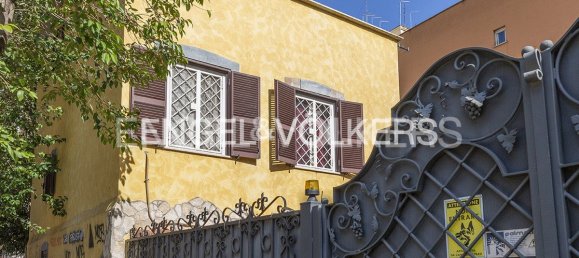 2 bedrooms House in Rome, Italy No. 132689 25