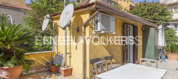 2 bedrooms House in Rome, Italy No. 132689 22