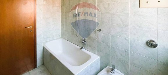 2-salle Appartement à Almè, Italy No. 12791 33