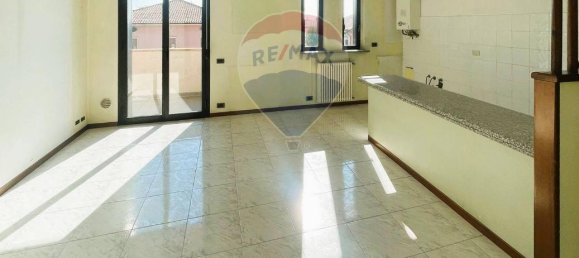 2-salle Appartement à Almè, Italy No. 12791 3