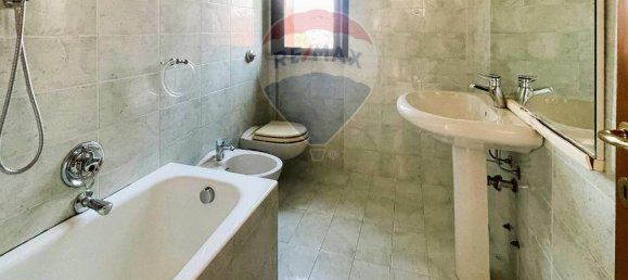 2-salle Appartement à Almè, Italy No. 12791 31