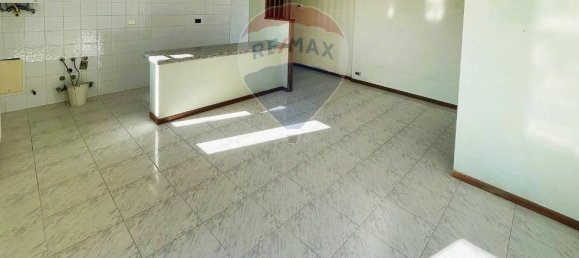 2-salle Appartement à Almè, Italy No. 12791 2