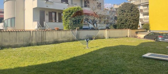 2-salle Appartement à Almè, Italy No. 12791 44