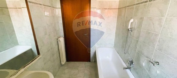 2-salle Appartement à Almè, Italy No. 12791 36