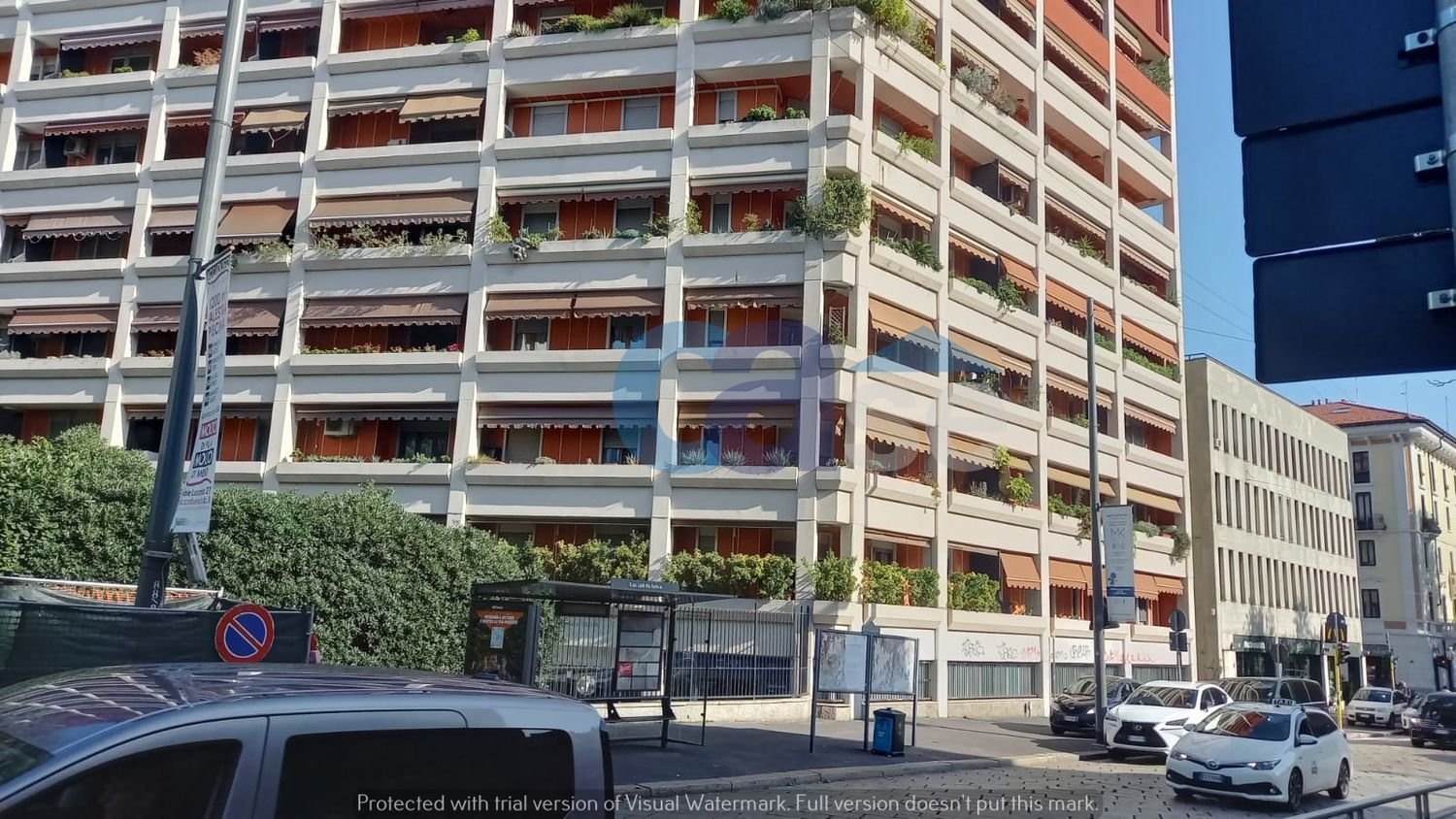 4 rooms Apartment in Milan, Italy No. 248675