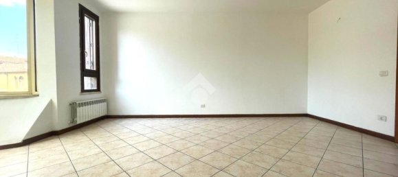 Casa de 4 habitaciónes en Cremona, Italy No. 288213 3