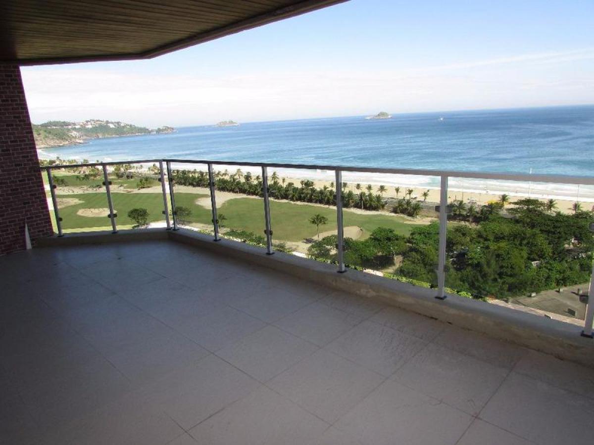 4 bedrooms Apartment in Rio de Janeiro, Brazil No. 531828