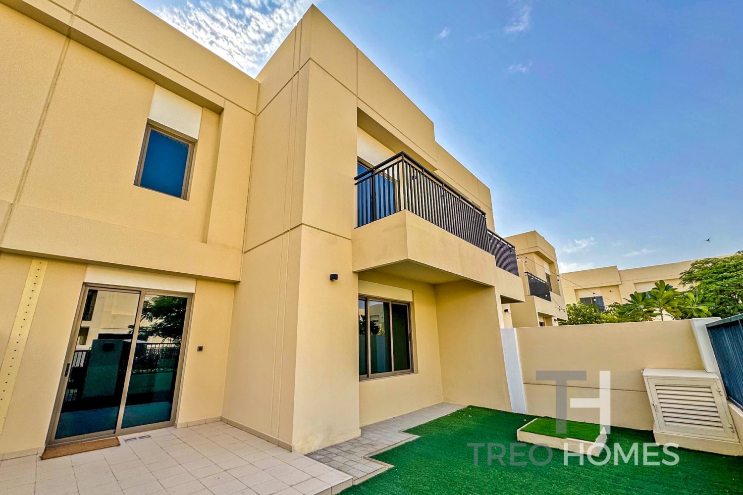 Таунхаус с 3 спальнями в Town Square, ОАЭ № 95255