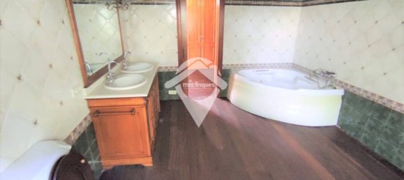 9 chambres Maison à Palau-Solita I Plegamans, Spain No. 80360 23