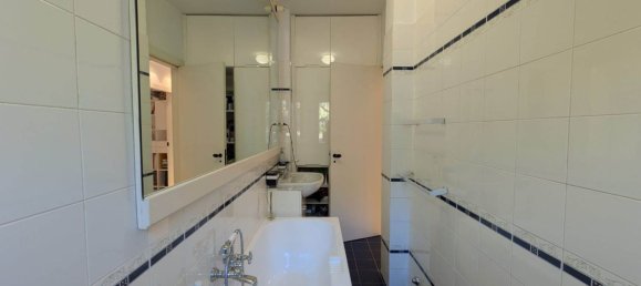 6 rooms Apartment in La Spezia, Italy No. 105766 30