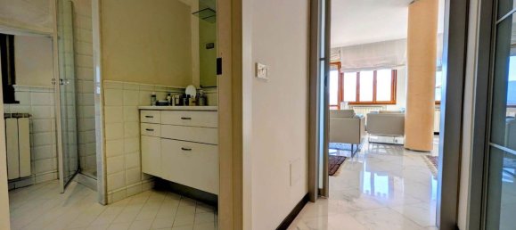 6 rooms Apartment in La Spezia, Italy No. 105766 20
