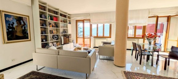 6 rooms Apartment in La Spezia, Italy No. 105766 8