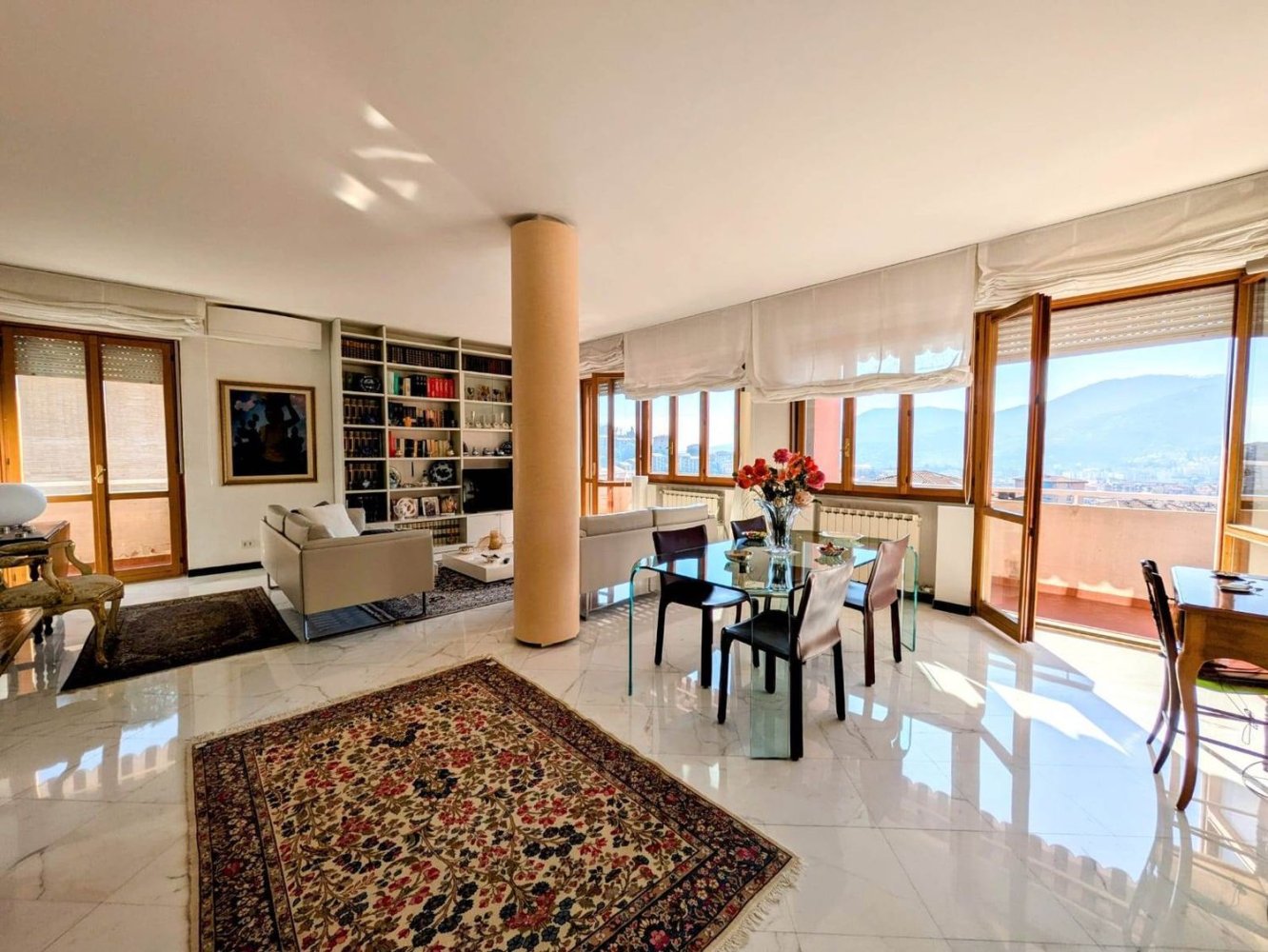 6 rooms Apartment in La Spezia, Italy No. 105766