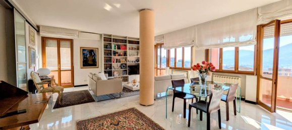 6 rooms Apartment in La Spezia, Italy No. 105766 5