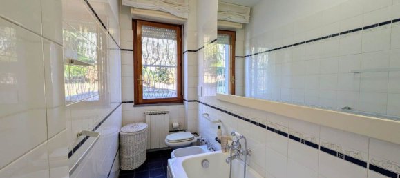 6 rooms Apartment in La Spezia, Italy No. 105766 31